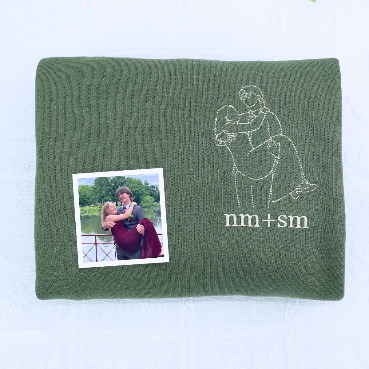 Custom Couple Portrait Embroidered Sweatshirt – Personalized Line Art Drawing from Photo with Initials – Romantic Gift for Boyfriend, Girlfriend, or Anniversary