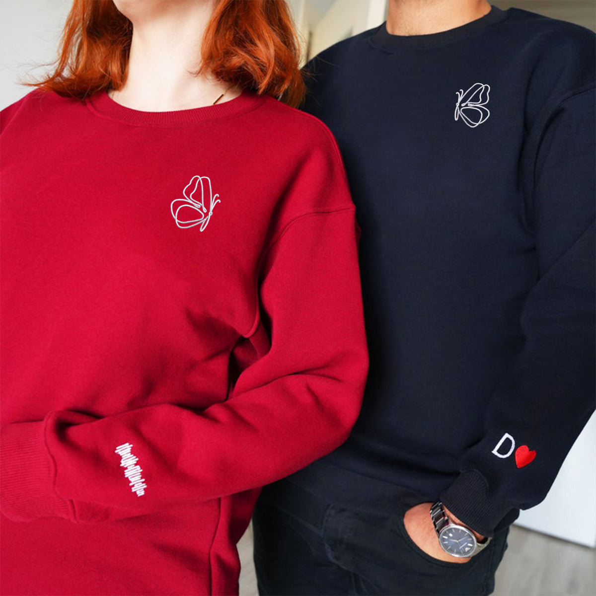Individuell bestickte Schmetterlings-Kapuzenpullover für Paare