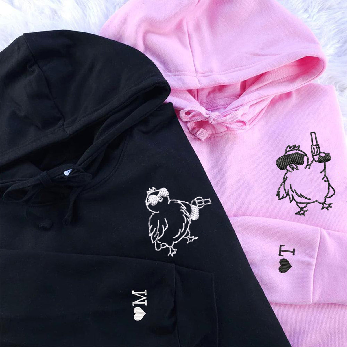 Individuell bestickte Hühner mit Pistole, passende Hoodies für Paare