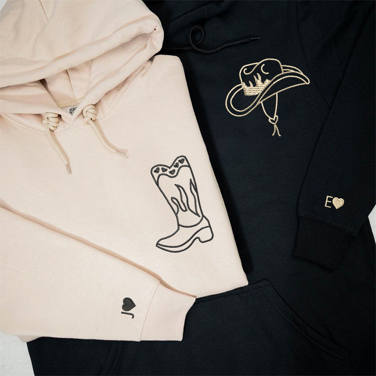 Individuell bestickte Cowboystiefel und Hut, passende Hoodies für Paare