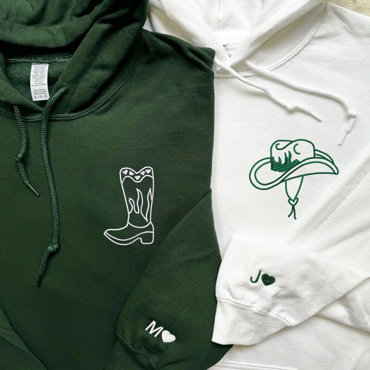 Individuell bestickte Cowboystiefel und Hut, passende Hoodies für Paare