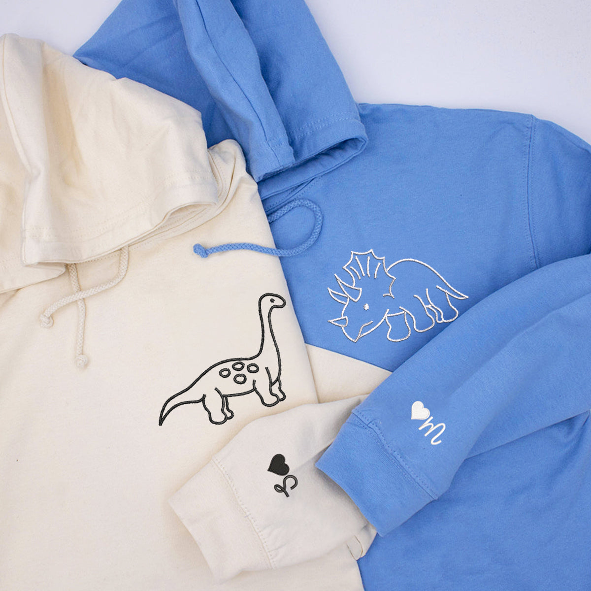 Individuell bestickte süße Dinosaurier-Kapuzenpullover für Paare