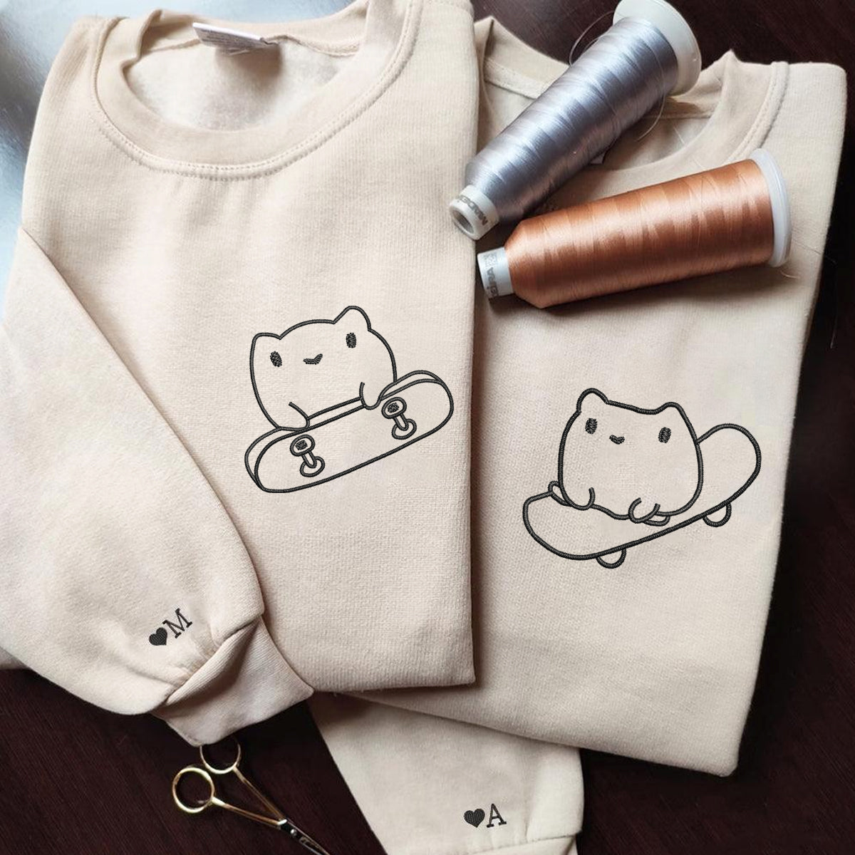 Benutzerdefinierte bestickte süße Frosch Skateboards passende Hoodies für Paare