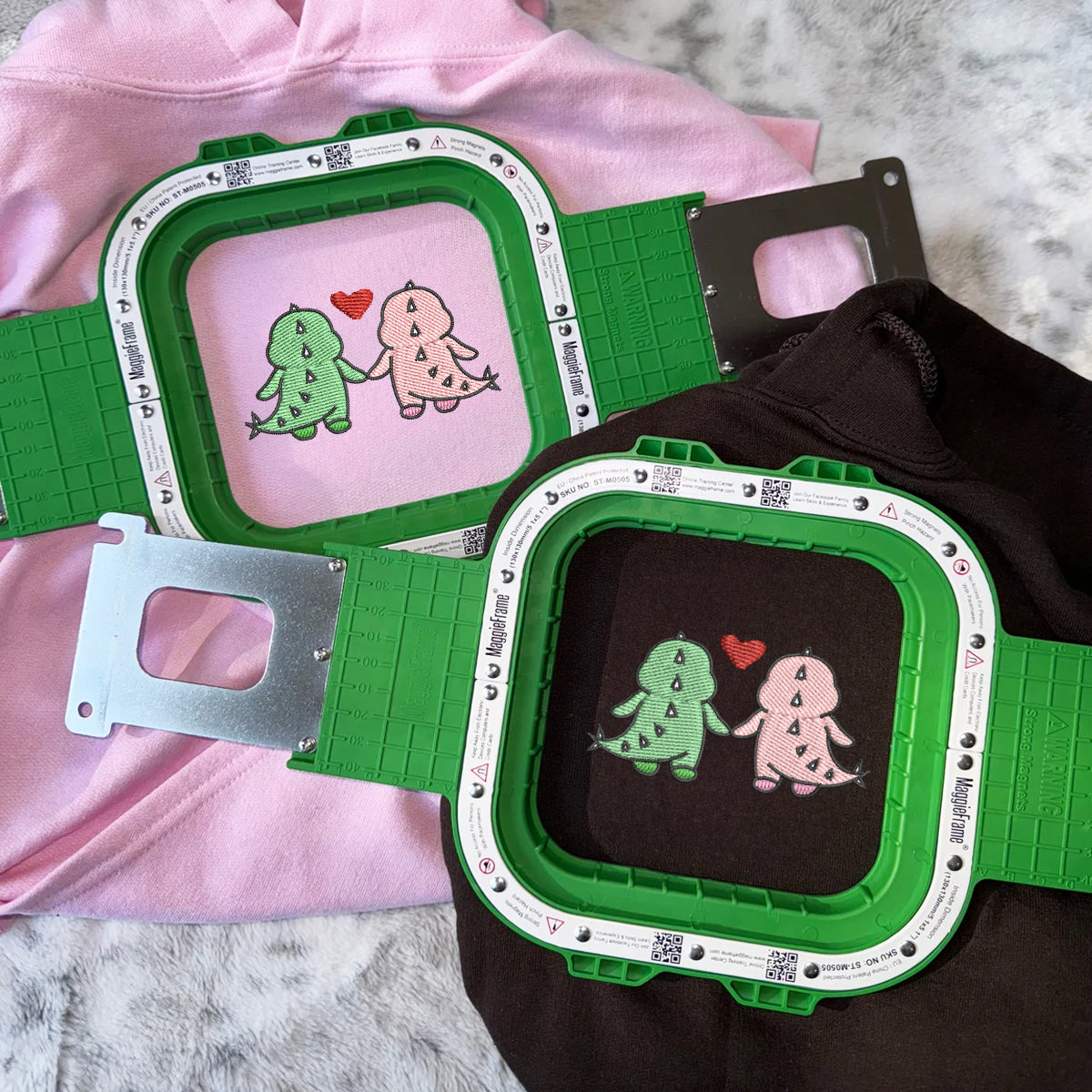 Individuell bestickte Dinosaurier-Paar-Kapuzenpullover für Paare