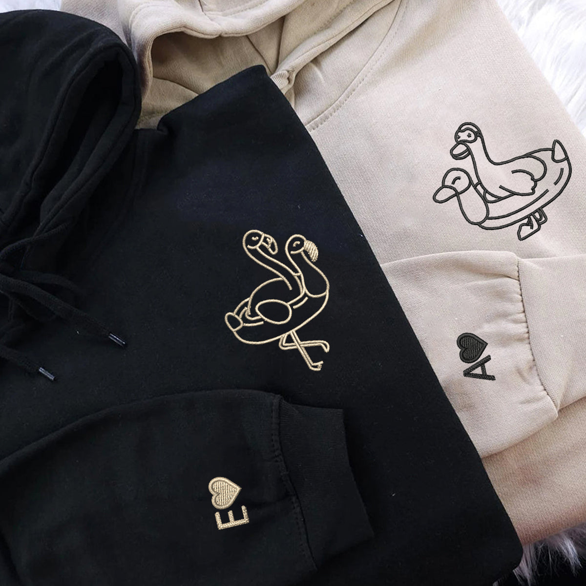 Individuell bestickte Schwimmflügel mit Ente und Flamingo, passende Hoodies für Paare