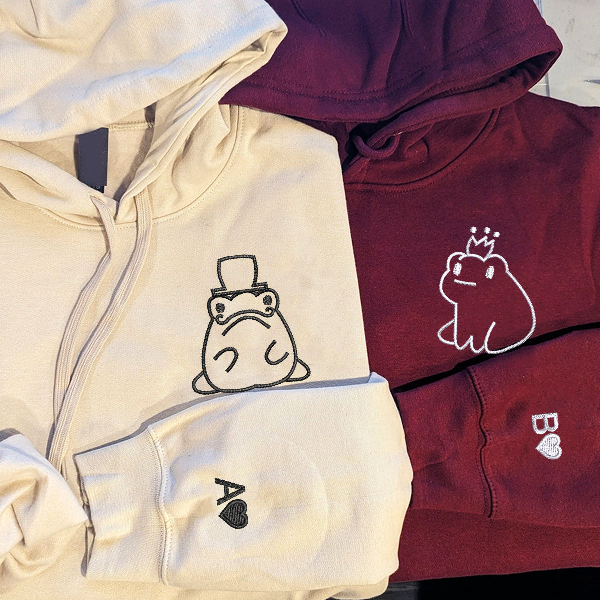 Individuell bestickte Froschkönig- und Froschkönigin-Kapuzenpullover für Paare