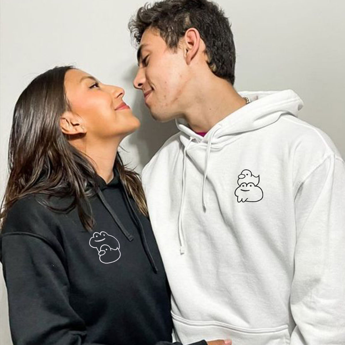 Individuell bestickte Frosch- und Enten-Kapuzenpullover für Paare