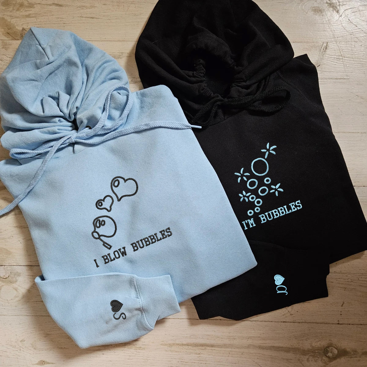 Individuell bestickte „I Blow Bubbles“-Kapuzenpullover für Paare