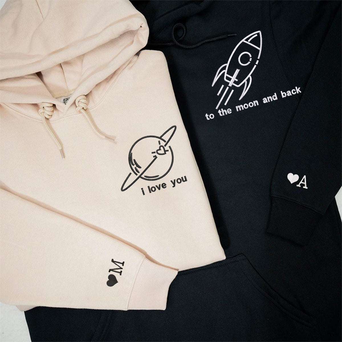 Individuell bestickte „I Love You To The Moon And Back“-Kapuzenpullover für Paare