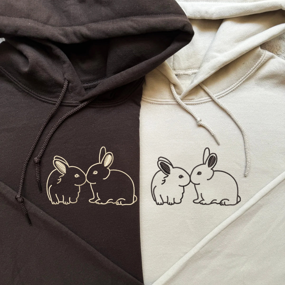 Individuell bestickte Kuss-Hasen-Kapuzenpullover für Paare