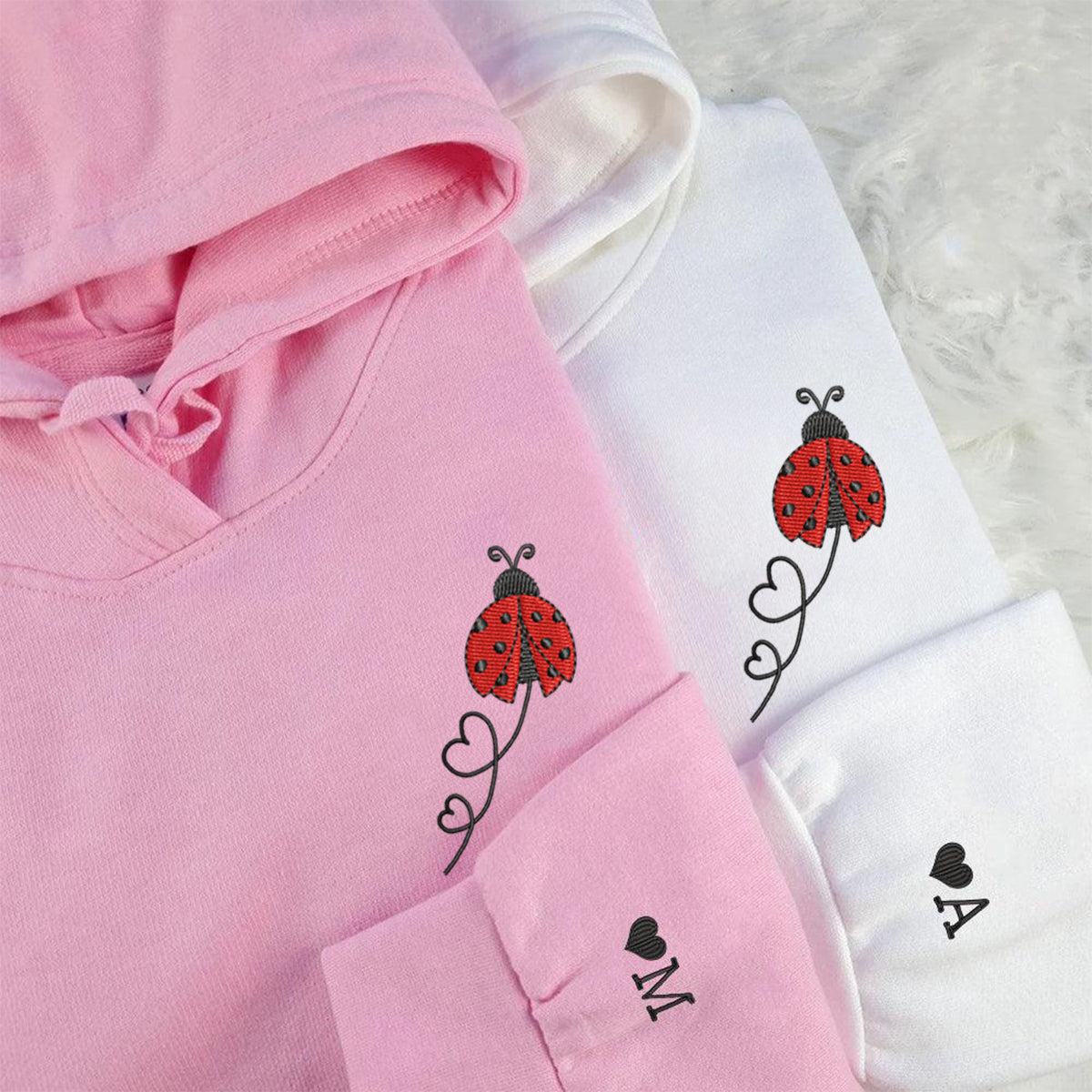 Individuell bestickte Marienkäfer-Herzen, passende Hoodies für Paare