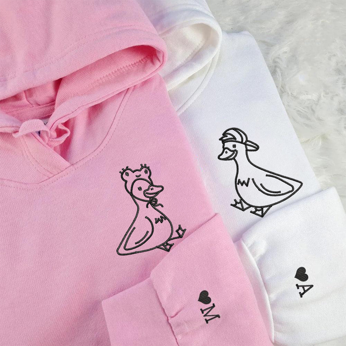 Individuell bestickte passende Hoodies mit hübscher Ente für Paare