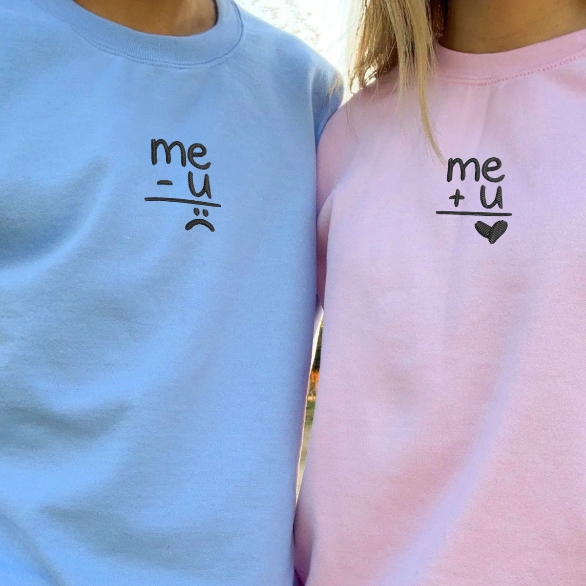 Individuell bestickte „Ich und Du“-Kapuzenpullover für Paare