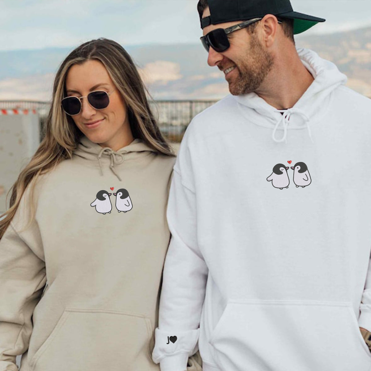 Individuell bestickte Pinguin-Love-Kapuzenpullover für Paare