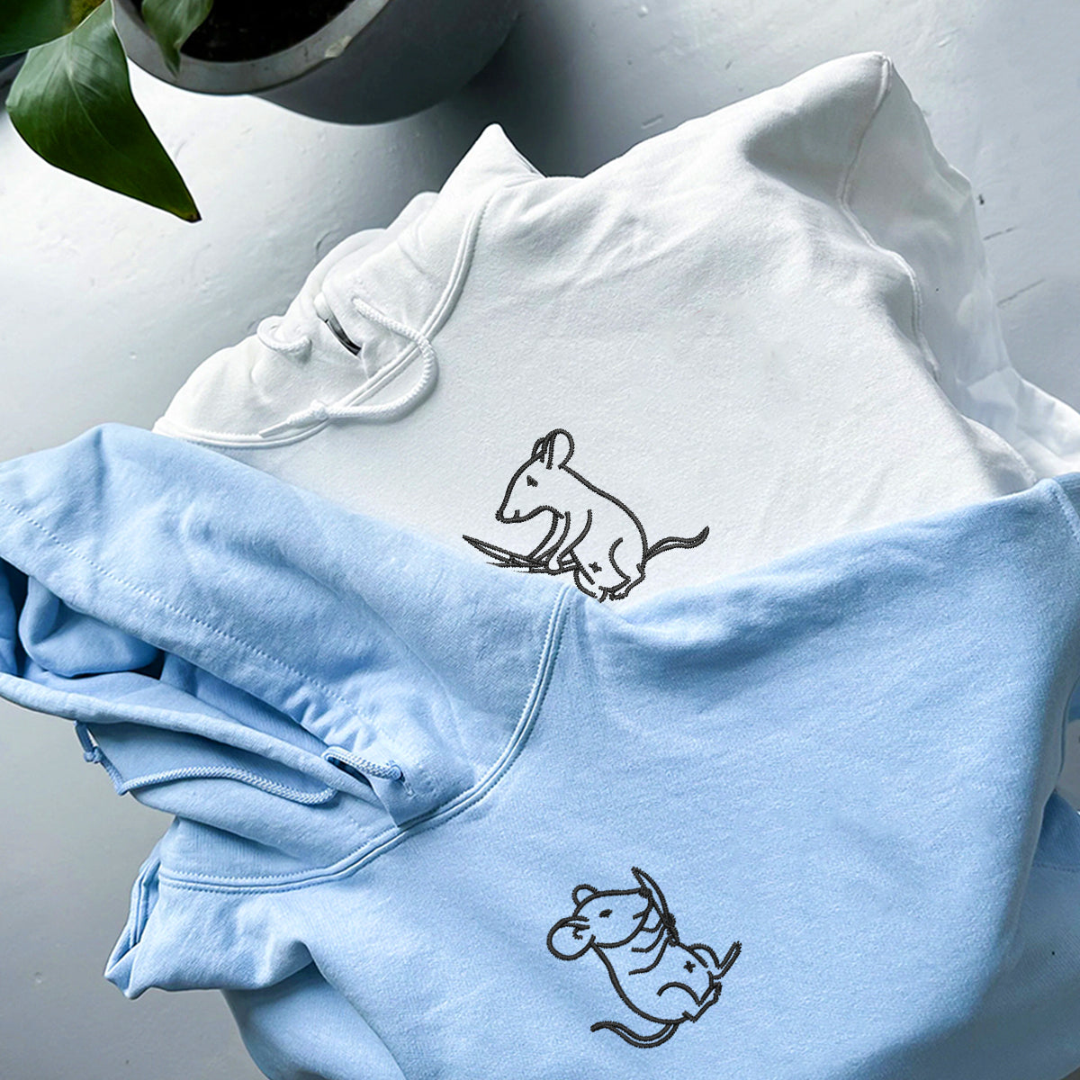 Individuell bestickte Ratten mit Messern, passende Hoodies für Paare