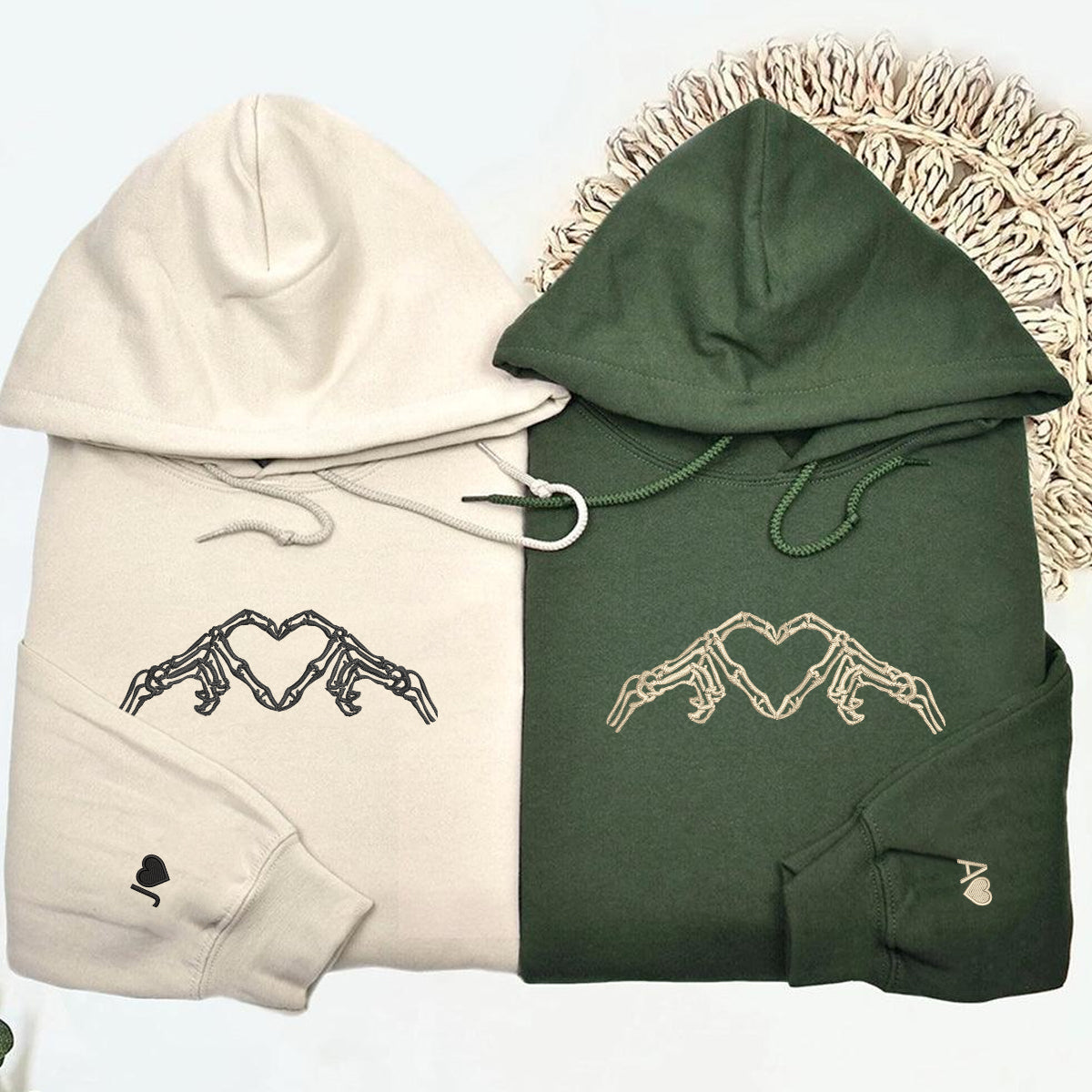 Individuell bestickte Skelett-Herz-Kapuzenpullover mit römischen Ziffern für Paare