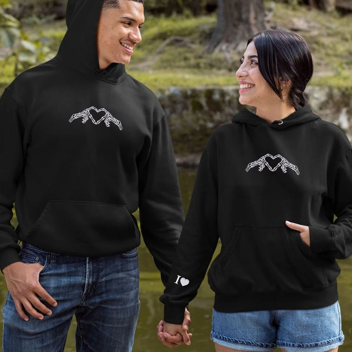 Individuell bestickte Skelett-Herz-Kapuzenpullover mit römischen Ziffern für Paare