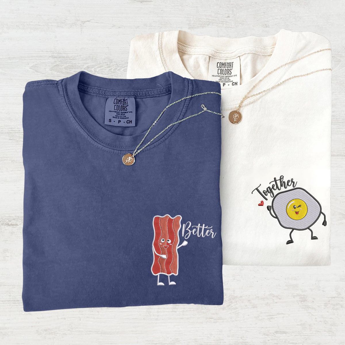 Individuell bestickte Speck- und Ei-T-Shirts für Paare