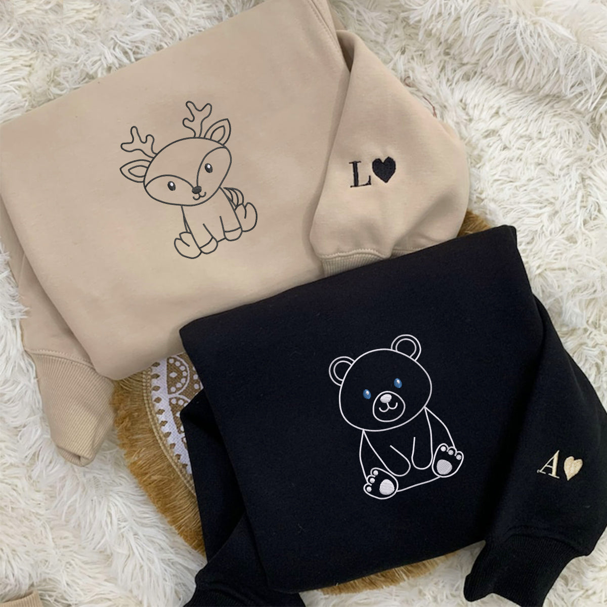Individuell bestickte Bären- und Hirsch-Kapuzenpullover für Paare
