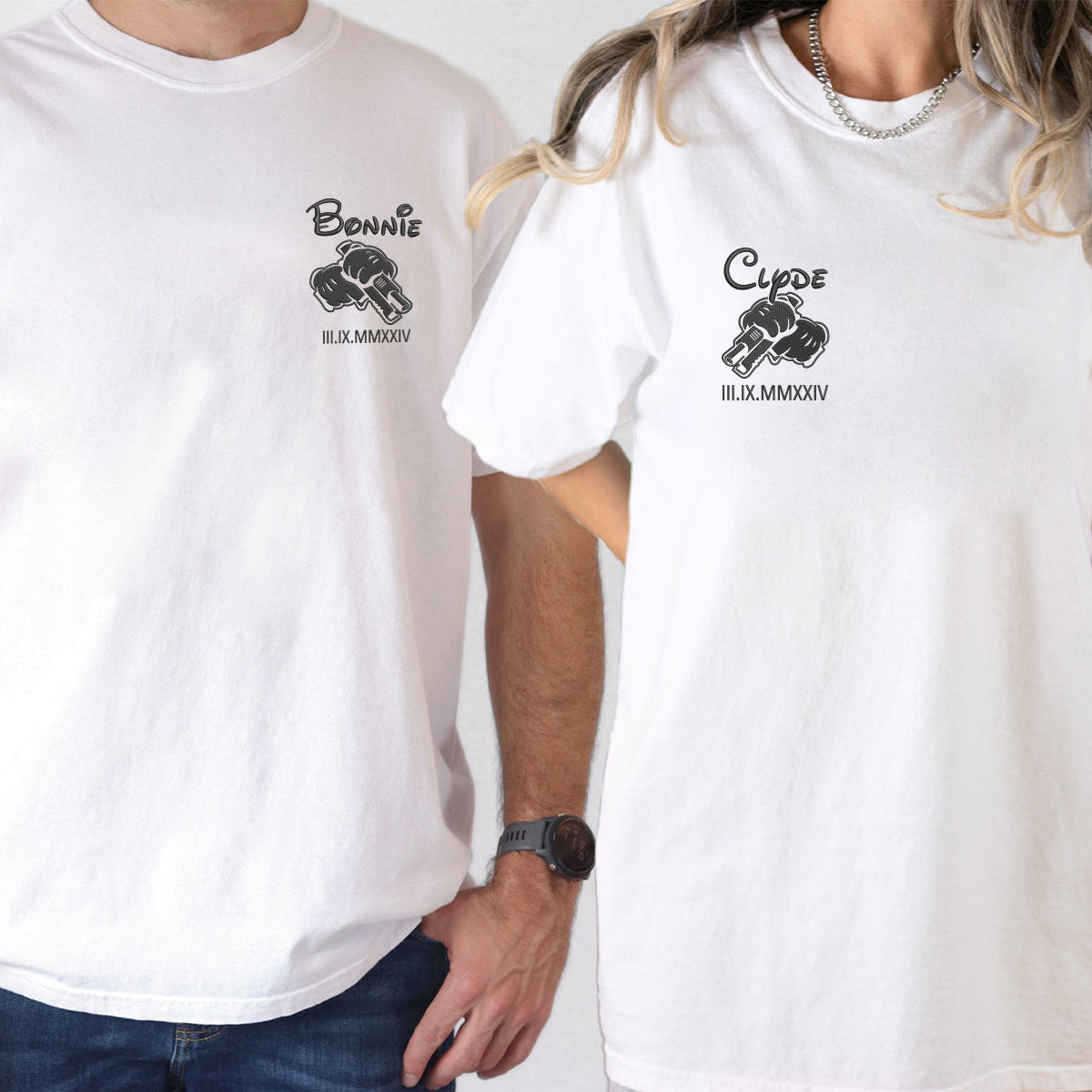 Individuell bestickte Bonnie und Clyde römische Ziffern passende T-Shirts für Paare