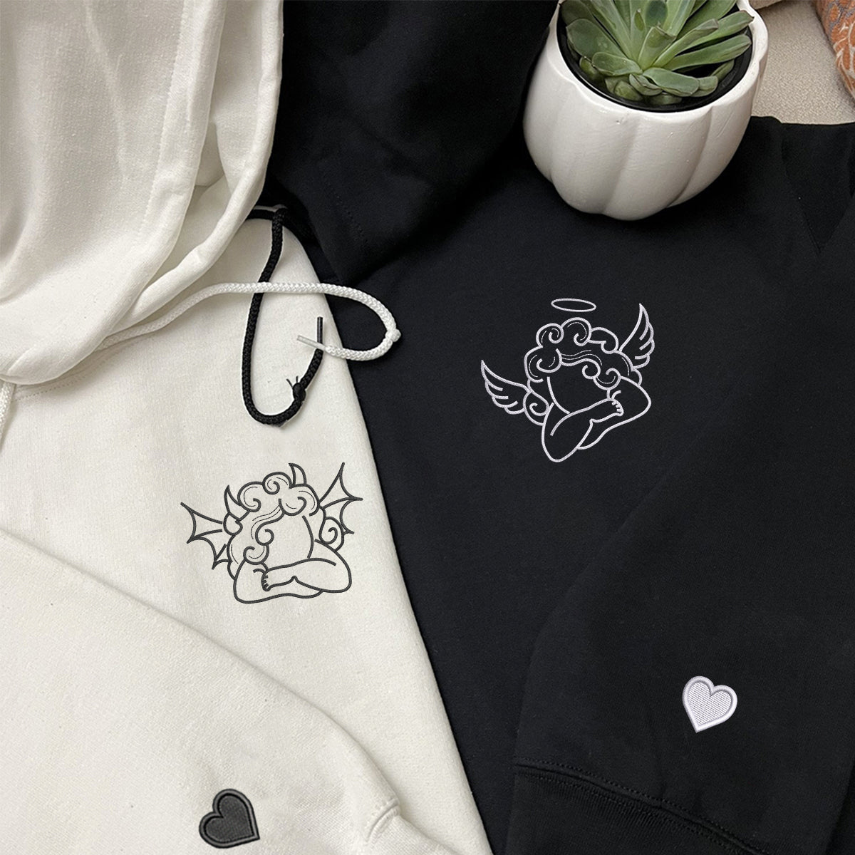 Individuell bestickte Engel- und Dämonenkatze-Kapuzenpullover für Paare