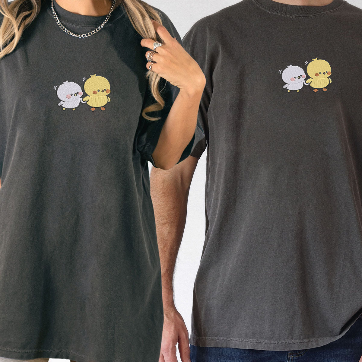 Benutzerdefinierte bestickte süße Cartoon Chick passende T-shirts für Paare