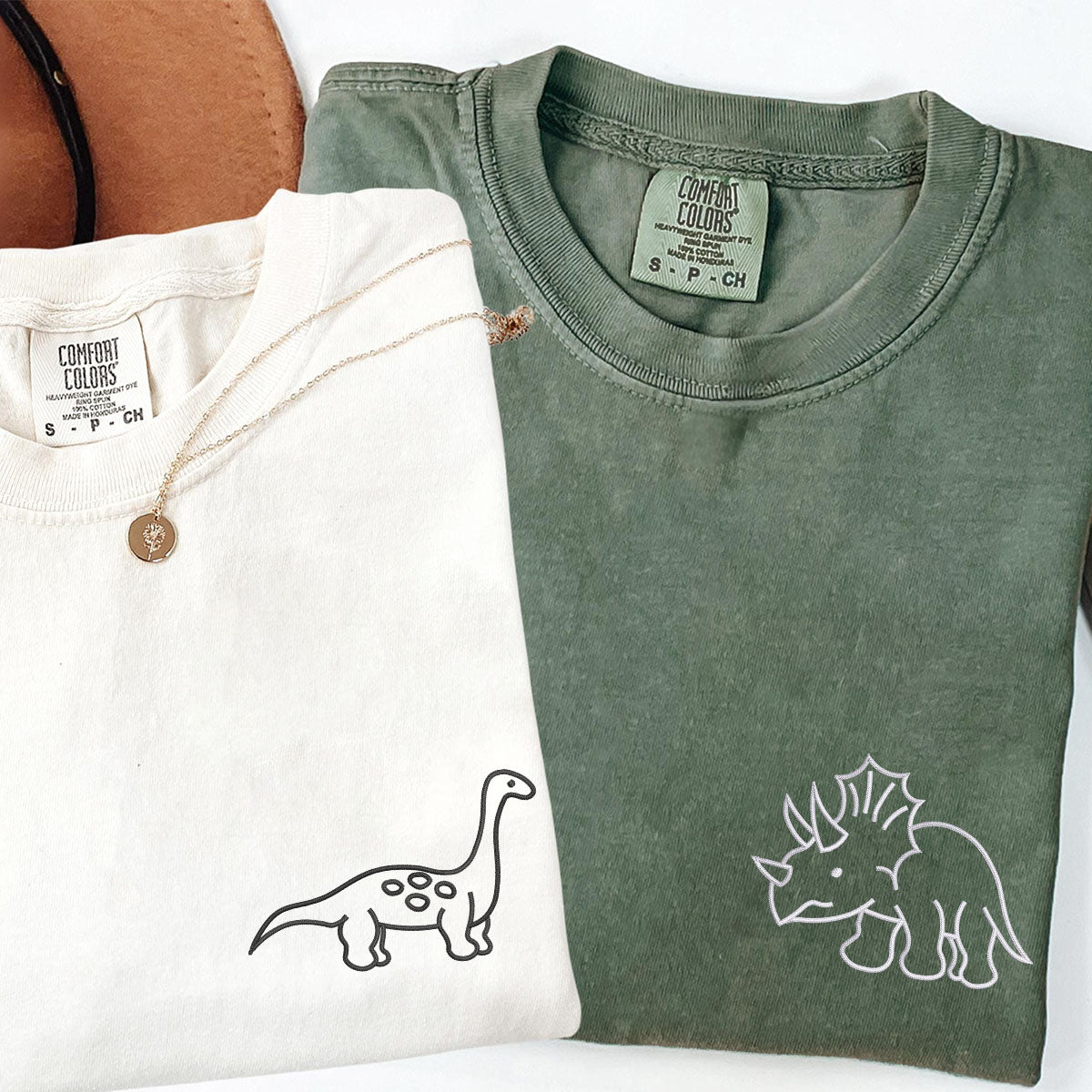 T-shirts assortis personnalisés brodés de dinosaures mignons pour couples