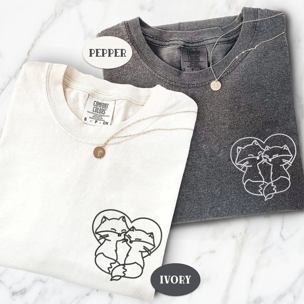 T-shirts assortis personnalisés brodés avec un joli renard pour les couples