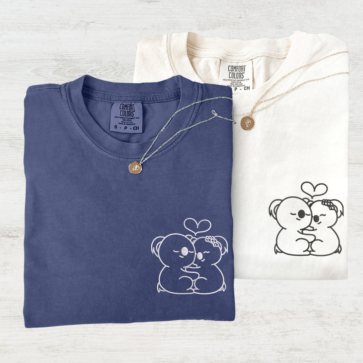 T-shirts assortis personnalisés brodés avec un adorable koala pour couples