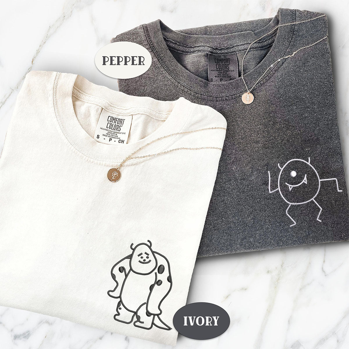 T-shirts assortis personnalisés avec des monstres mignons brodés pour couples