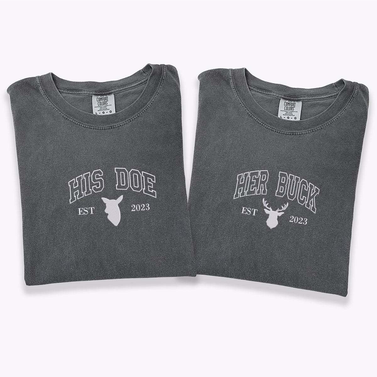 T-shirts personnalisés brodés « Doe Buck Est Year » assortis pour couples