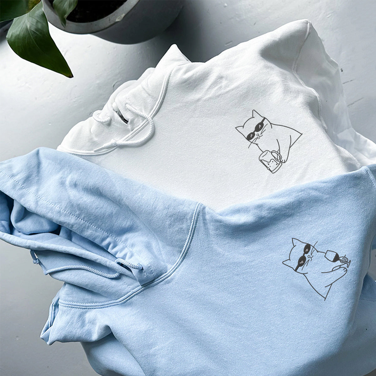Individuell bestickte Engel- und Dämonenkatze-Kapuzenpullover für Paare