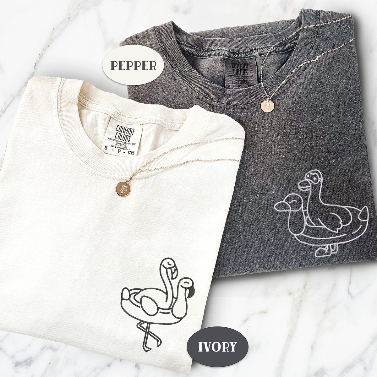Individuell bestickte Schwimmflügel mit Ente und Flamingo, passende T-Shirts für Paare