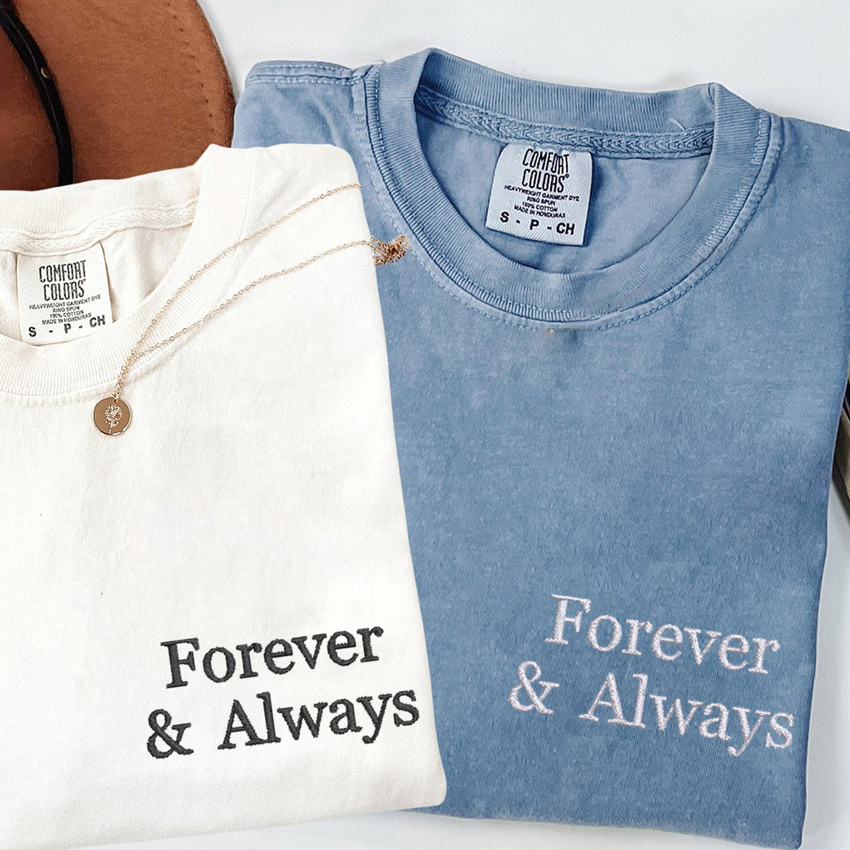 T-shirts personnalisés brodés « Forever and Always » assortis pour couples
