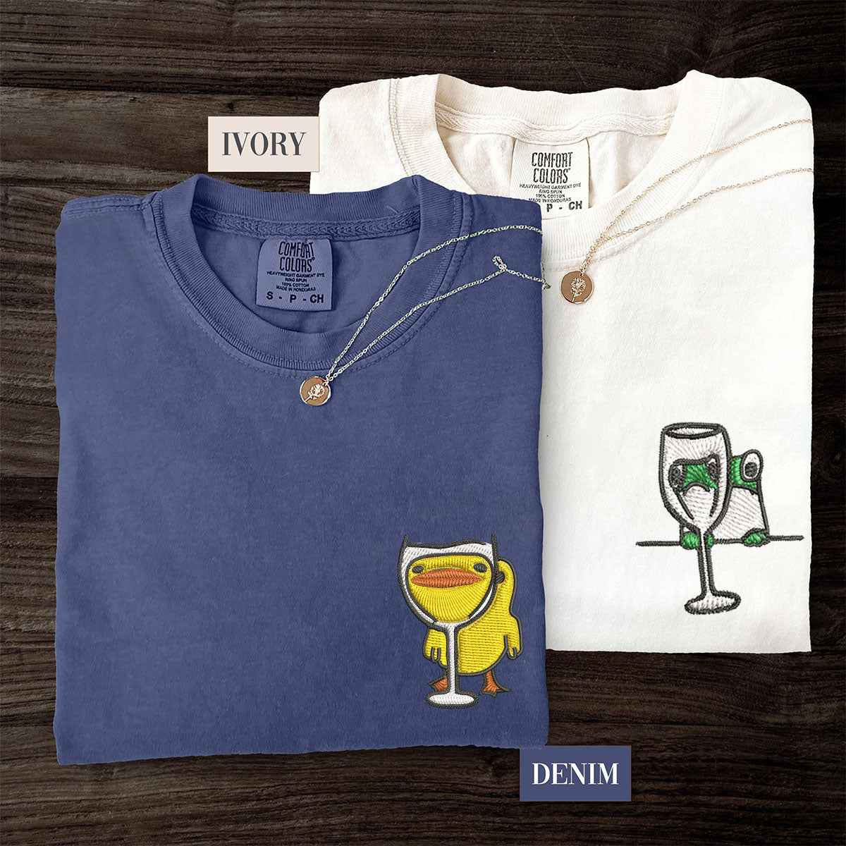 Individuell bestickte T-Shirts mit Frosch- und Enten-Trinkmotiv für Paare