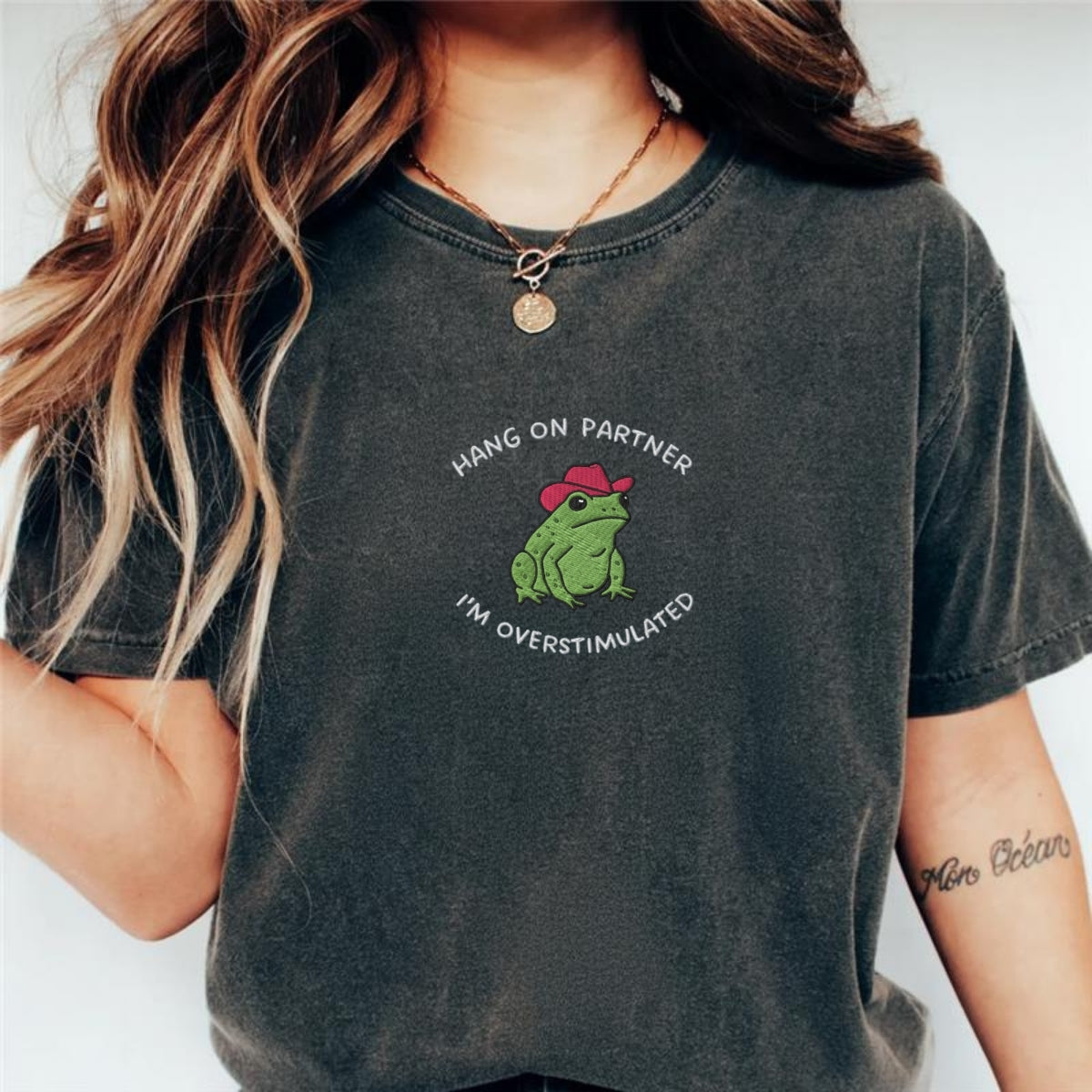 Custom Embroidered Hang On Partner Frog T-Shirt - Funny Embroidered Western Tee