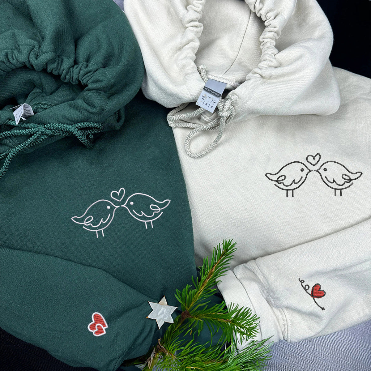 Individuell bestickte Kussvogel-Kapuzenpullover für Paare