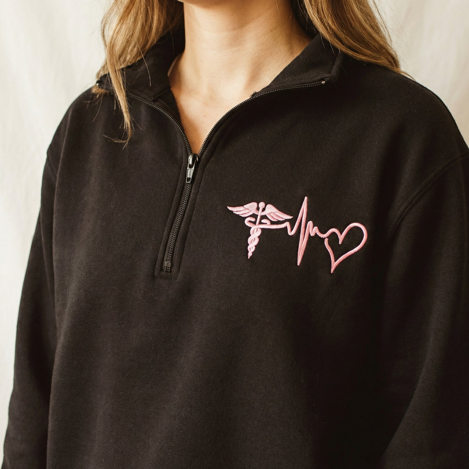 Individuell bestickte Engel- und Dämonenkatze-Kapuzenpullover für Paare