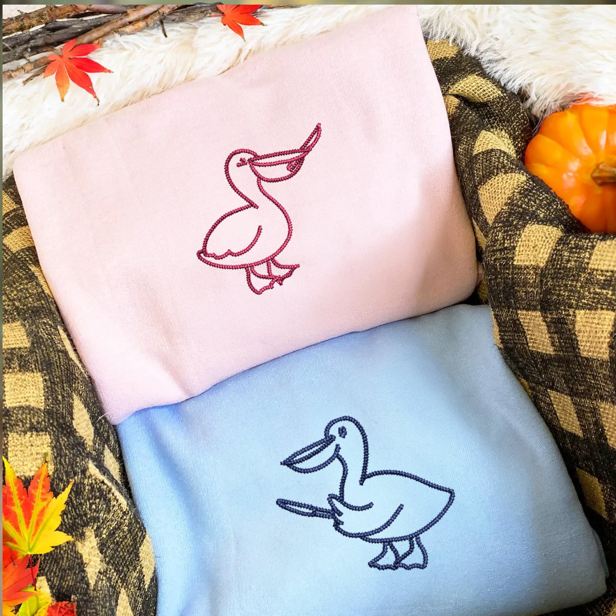 Individuell bestickte Pelikanmesser-Kapuzenpullover für Paare