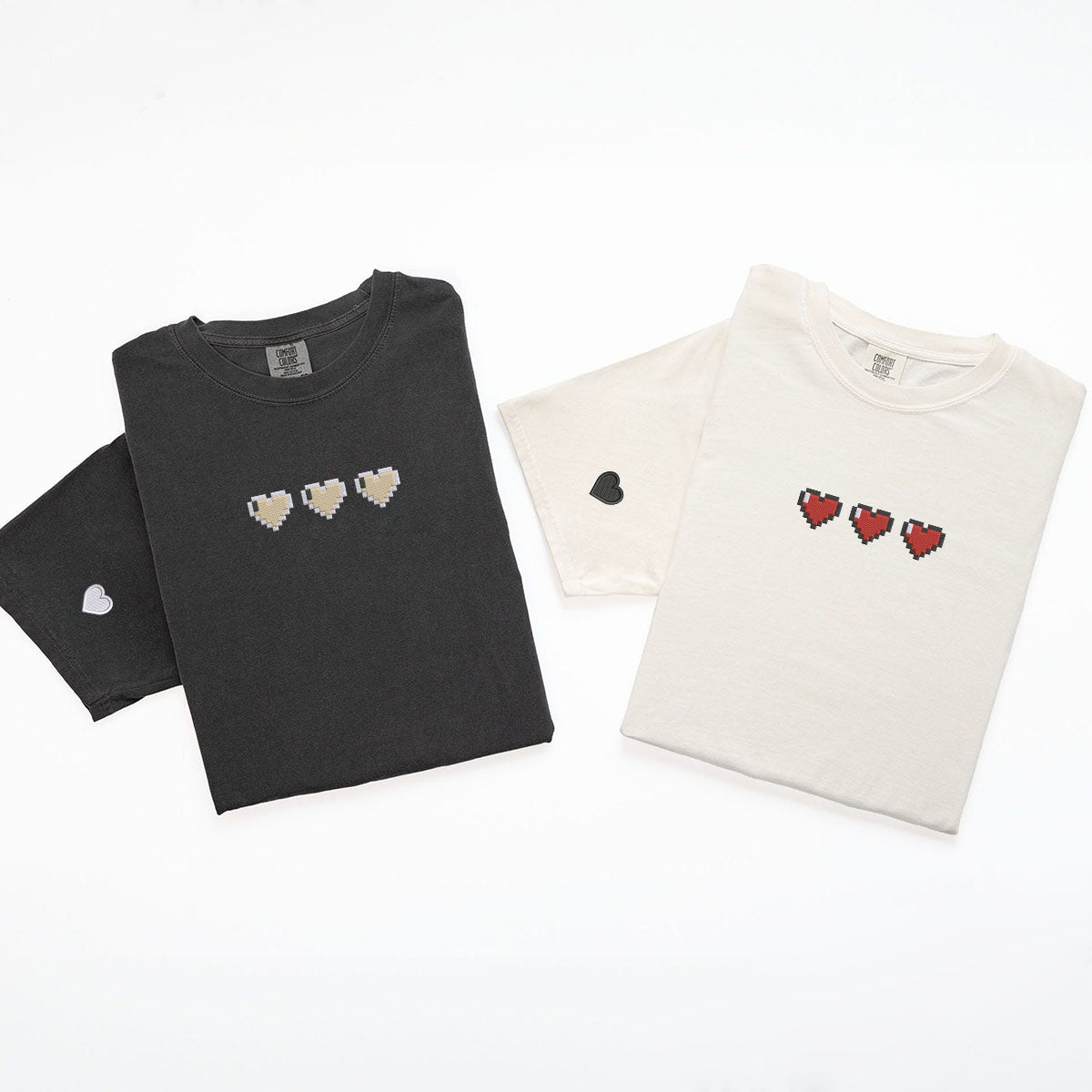 Individuell bestickte Pixel-Herz-T-Shirts für Paare