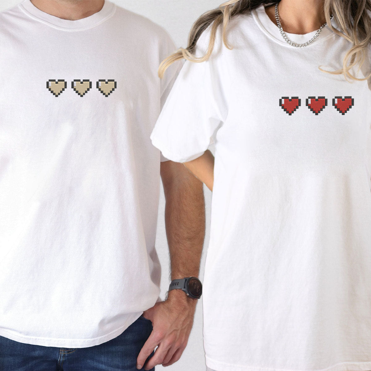 Individuell bestickte Pixel-Herz-T-Shirts für Paare