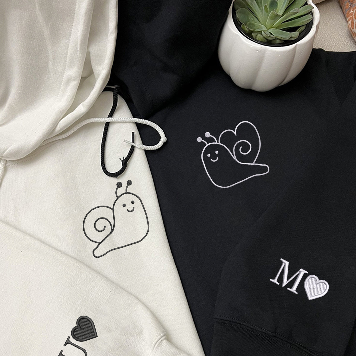 Individuell bestickte Schneckenliebe Passende Hoodies für Paare