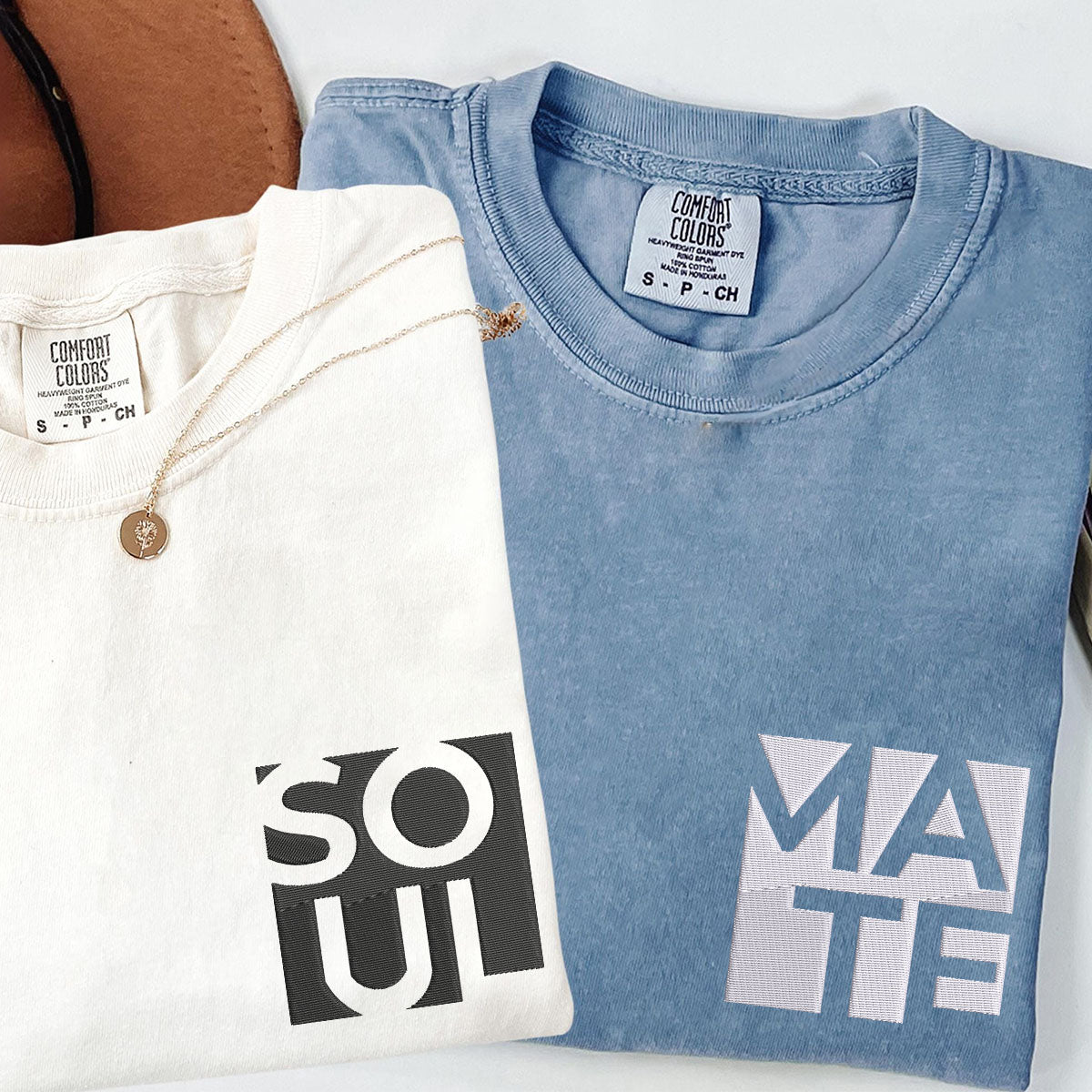 Individuell bestickte Seelenverwandte-T-Shirts für Paare