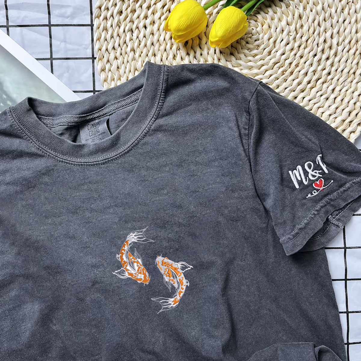 Individuell bestickte Yin & Yang Koi Fisch Passende T-Shirts für Paare