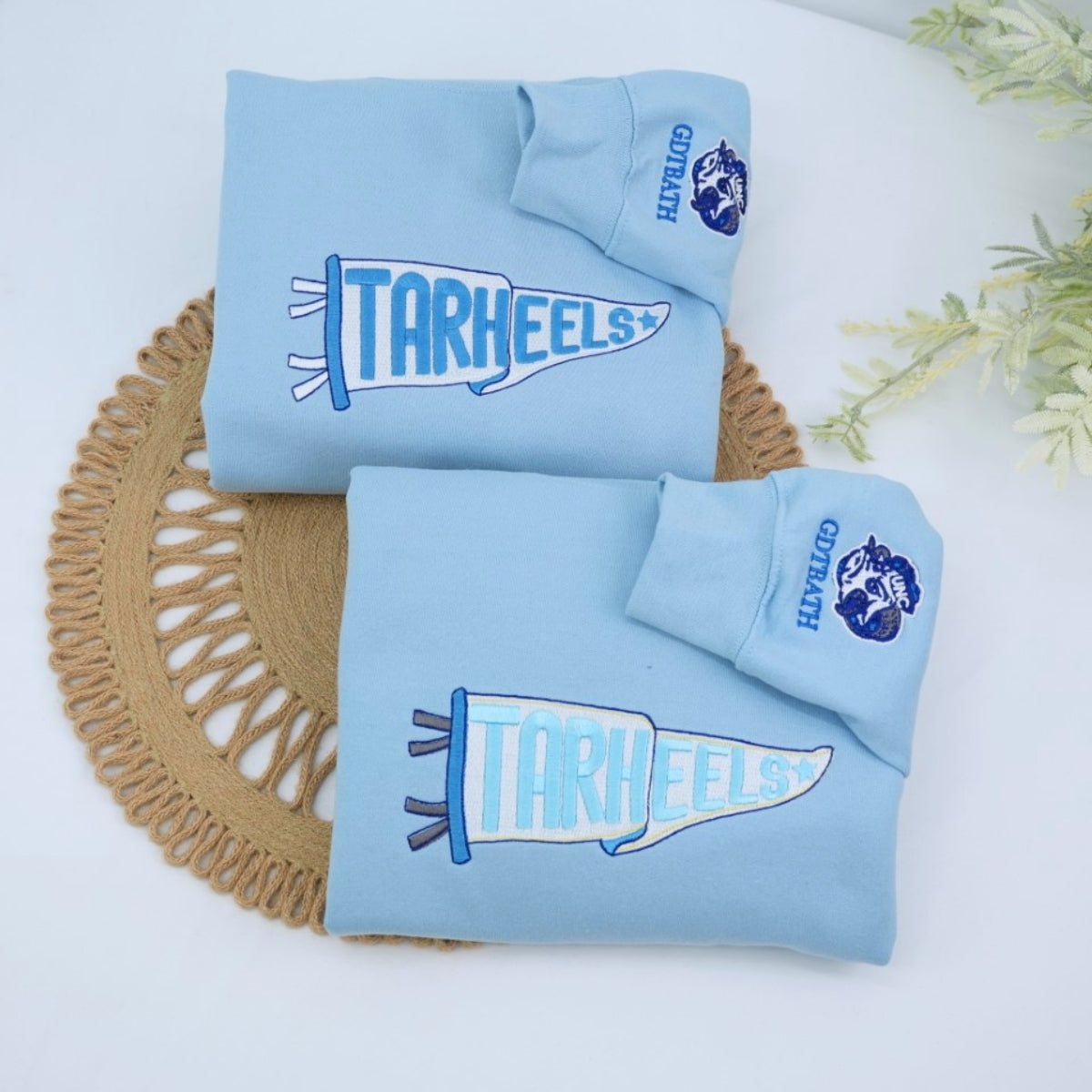 Individuell bestickte Engel- und Dämonenkatze-Kapuzenpullover für Paare