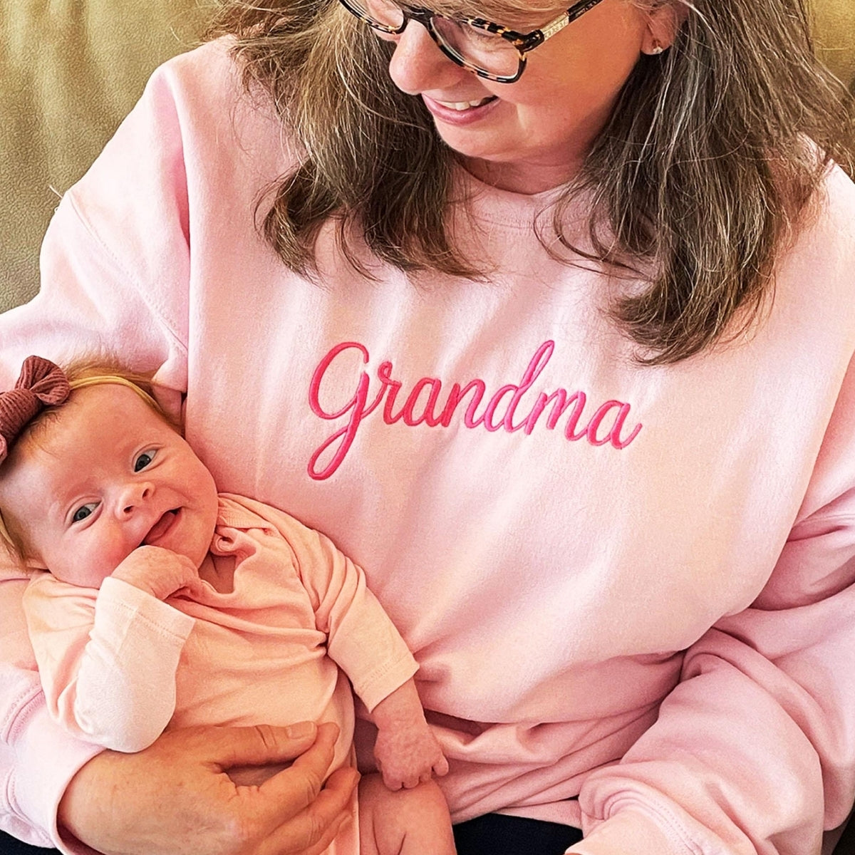 Grandma Christmas Sweatshirts - Personalized Grandchildren Names Crew Neck - Perfect Holiday Gift