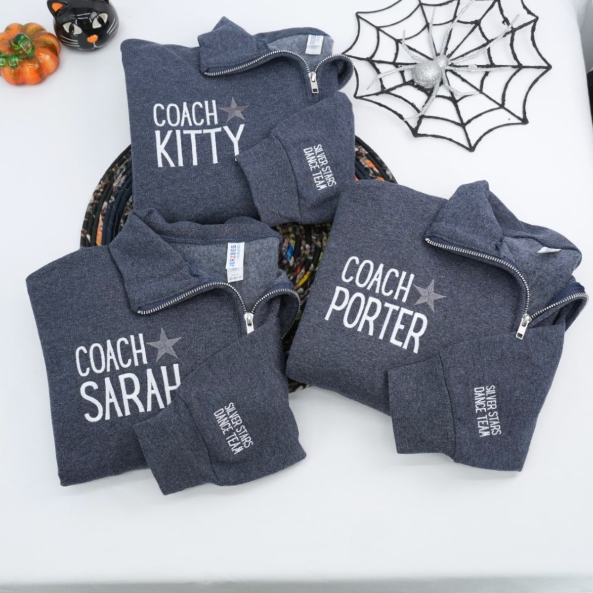 Individuell bestickte Engel- und Dämonenkatze-Kapuzenpullover für Paare