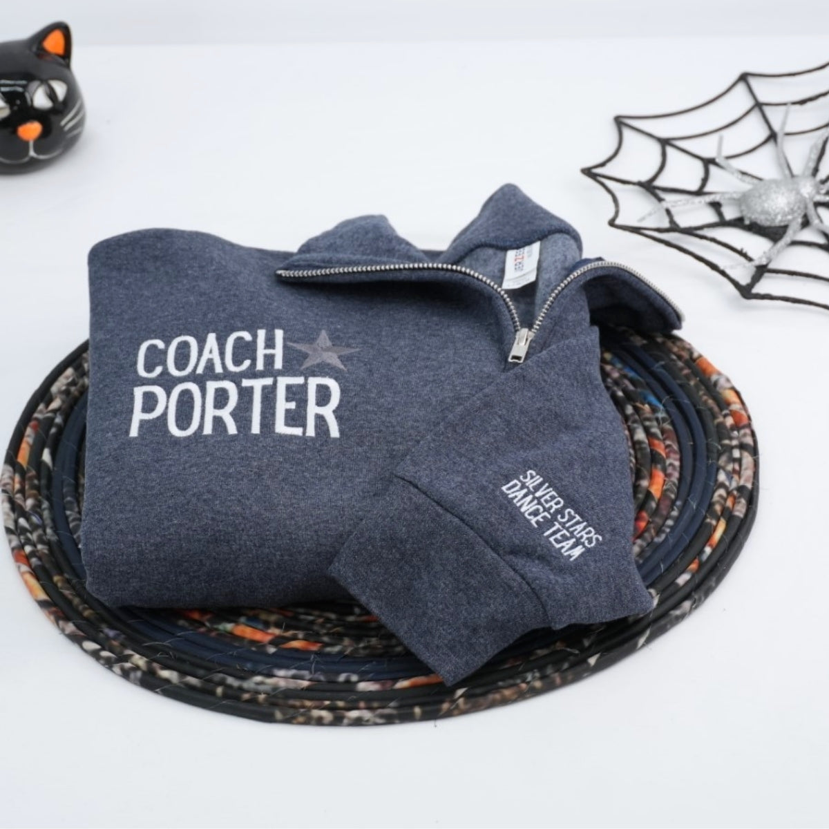 Individuell bestickte Engel- und Dämonenkatze-Kapuzenpullover für Paare