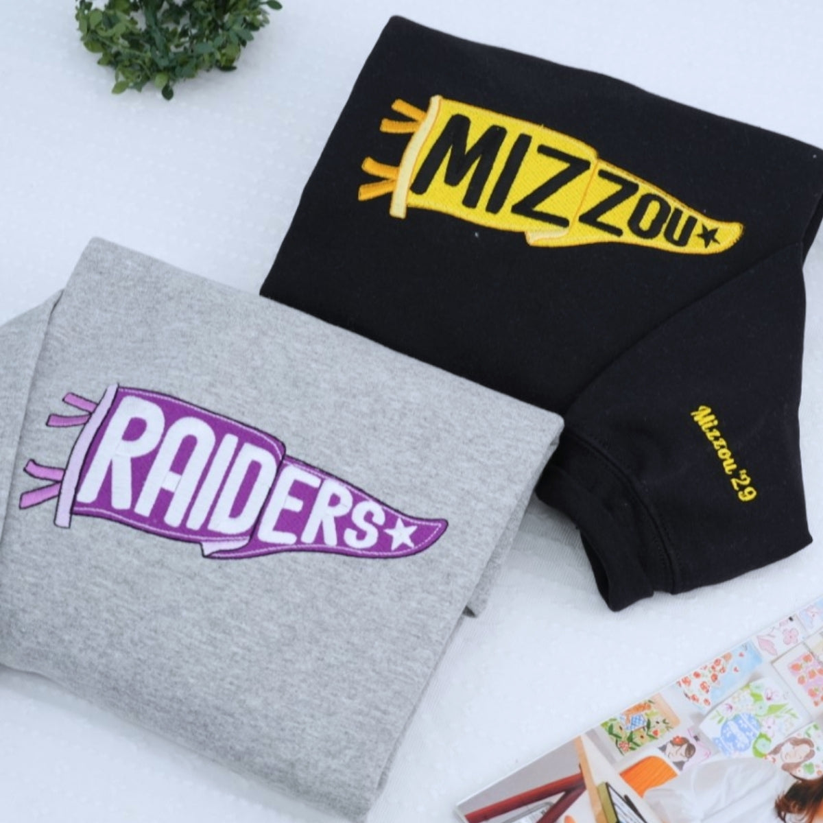 Individuell bestickte Engel- und Dämonenkatze-Kapuzenpullover für Paare