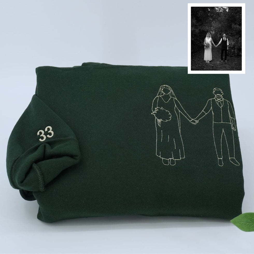 Custom Couple Portrait Embroidered Sweatshirt – Personalized Line Art Drawing from Photo with Initials – Romantic Gift for Boyfriend, Girlfriend, or Anniversary